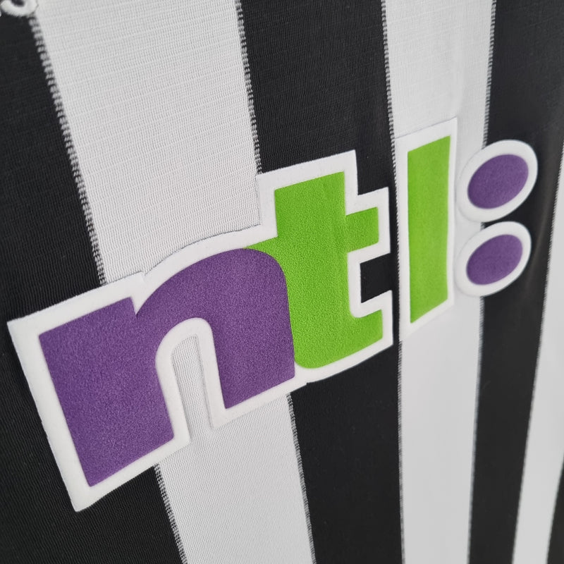 Newcastle Home 00/01 Retro